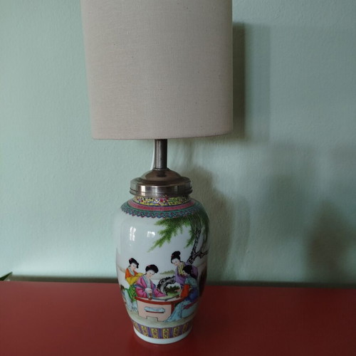 Handmade Famille Rose porcelain vase like new, Chinese decorative art