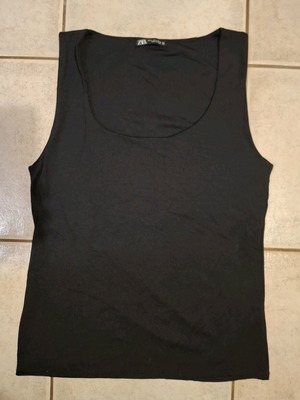 Zara sleeveless shirt black like new, size L