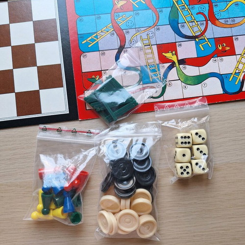 100 games in one box board game like new set