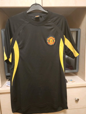 Manchester United shirt like new from the official boutique