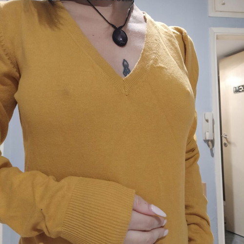 Wool sweater mustard like new, size XS