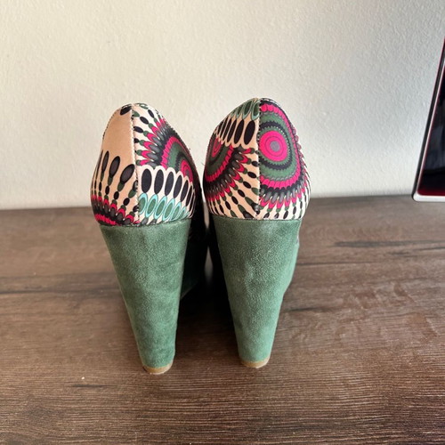 Migato platforms size 38 used, multicolor