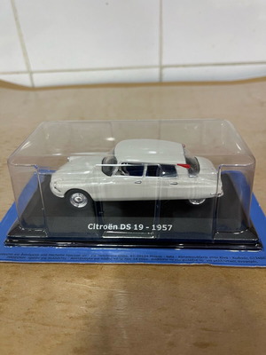Collectible Citroen DS 19 1957 Model Car Scale 1:43 New
