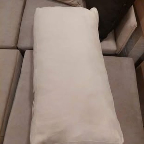 Sofa cushions set of 3 like new, ecru color