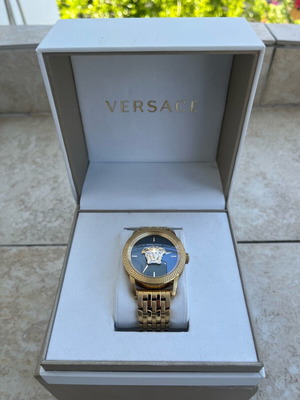 Versace VERD00819 unisex watch like new, gold color