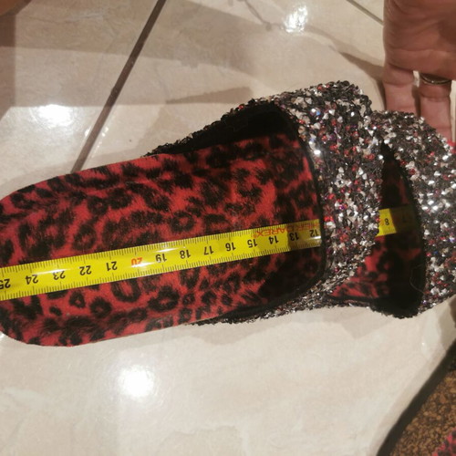 Shein sandals size 40 with rhinestones like new, black