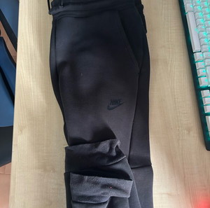Nike tech fleece black