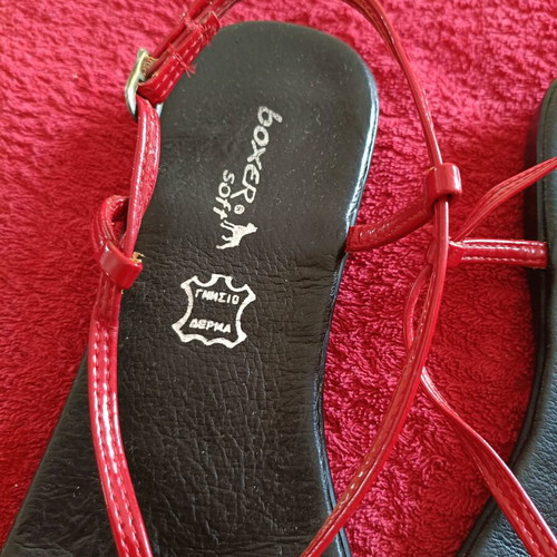 Boxer women's sandals size 39 red like new, leather