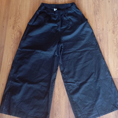Cropped pants small size, like new, cotton, black
