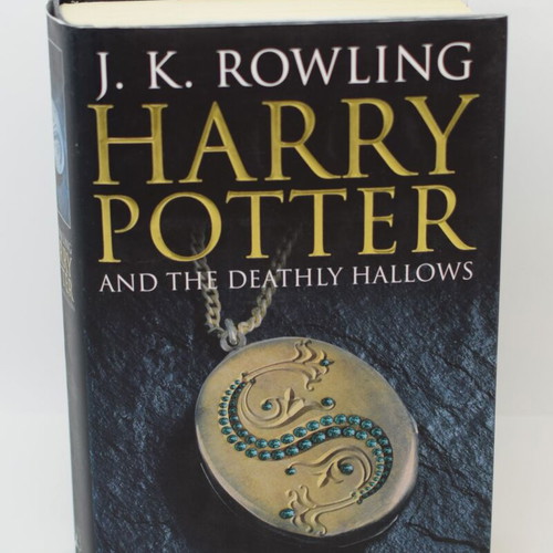 Harry Potter and the Deathly Hallows book used, English
