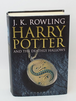 Harry Potter and the Deathly Hallows book used, English