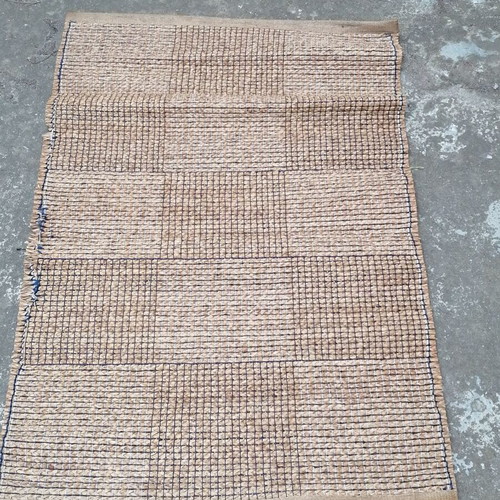 Woven straw rug new, size 14