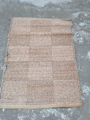 Woven straw rug new, size 14