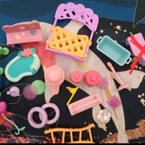 Littlest Pet Shop plastic toys difference