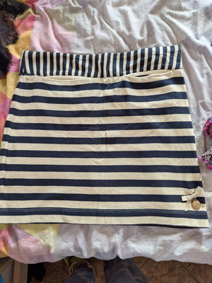 Love Moschino mini skirt used, size large, beige and black