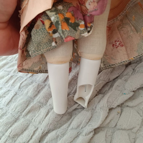 Collectible porcelain doll with straw hat 40 cm, used