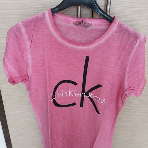 Calvin Klein pink t-shirt like new, size XS