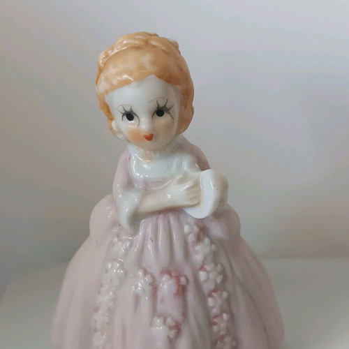 Porcelain girl decoration like new, 7.5 cm