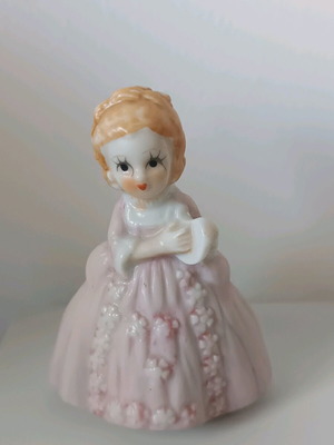 Porcelain girl decoration like new, 7.5 cm