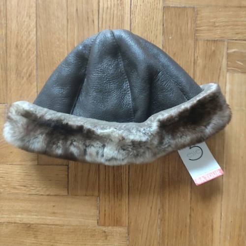 Leather women's hat with fur, size S