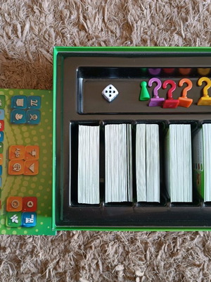 Knowledge board game for children like new