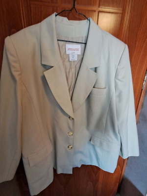 Dynasta women's jacket used, beige with buttons and pockets