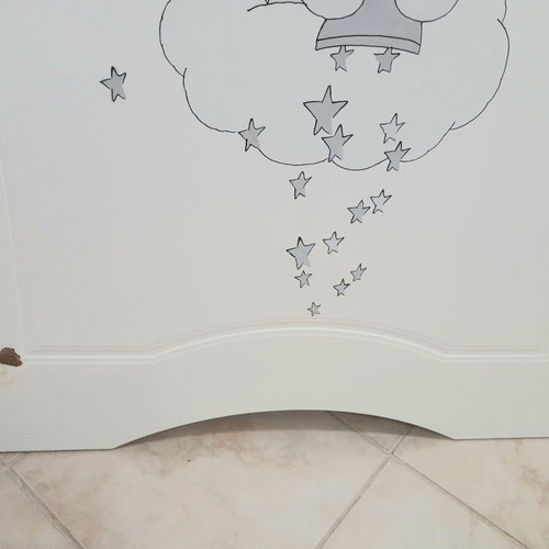 Baby cot preteen bed like new with Chic Strom mattress