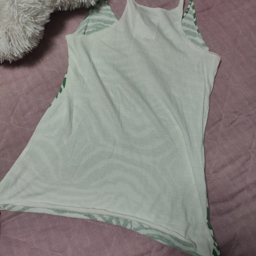 Women's green top used, sizes S and M