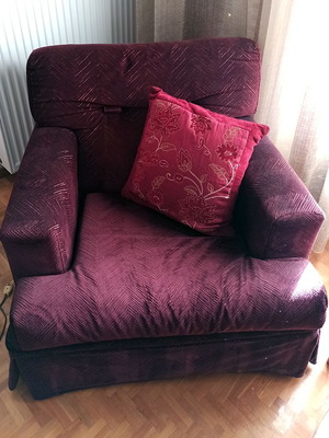 Armchairs set of 2 like new, velvet purple fabric