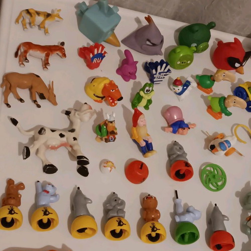 Figures used, single piece