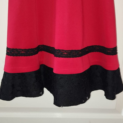 Red dress with lace used, one size, adjustable straps