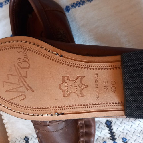 Men's leather moccasin shoes, size 39, brown