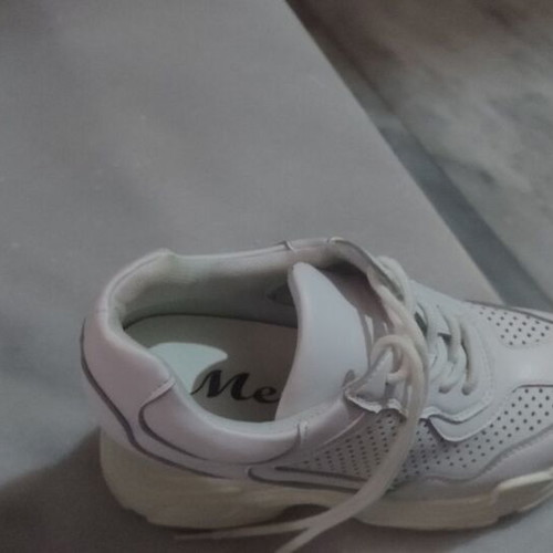 Sneakers wedge platform size 35, like new, white