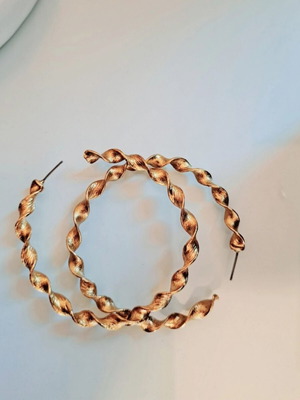 Zara earrings like new, gold color
