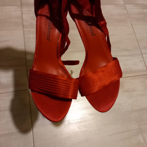 Primadonna red satin sandals used, size 37