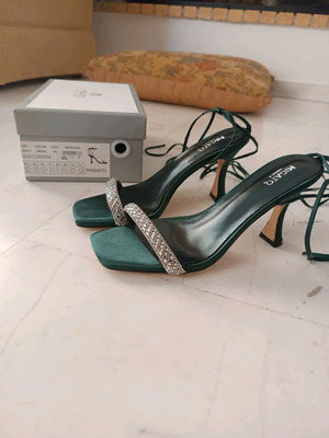 Migato tied sandals new, cypress green, size 39, 7-8 cm heel