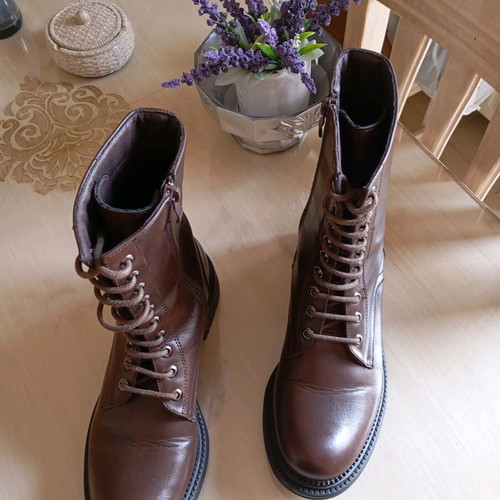 Brown ankle boots with laces and zipper size 38 like new