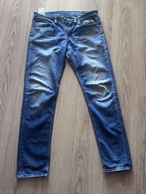 Τζιν Levi's με ίσια γραμμή, μέγεθος 32W, μεταχειρισμένο