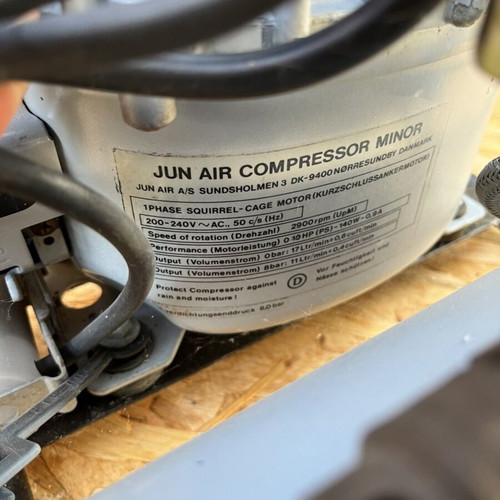 Jun-Air T17 (Troll) αθόρυβο κομπρεσέρ σαν καινούργιο, 8 bar, 1,5 λίτρα