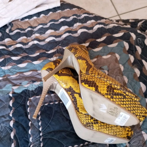 Migato pumps unused yellow brown size 39 with 12cm thin heel