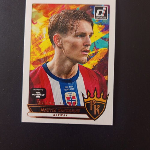 Panini Donruss Road to World Cup Odegaard Pitch Kings card like new