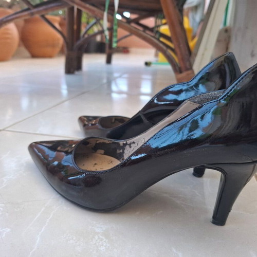 Elle Collection patent leather pumps used, black, size 41