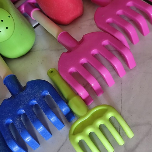 Complete Beach Set with 2 Intex Mattresses and Sand Toys like new