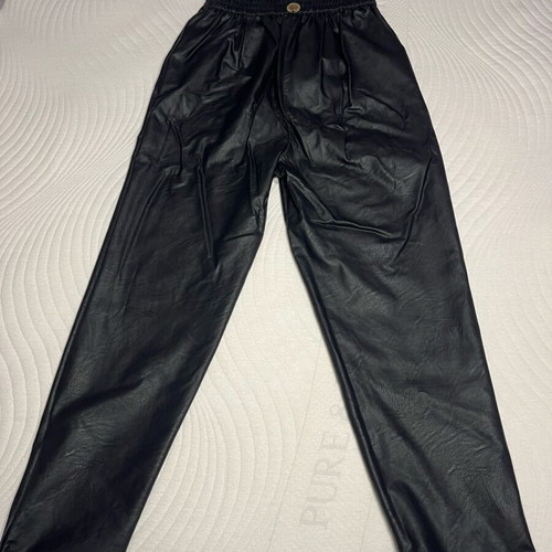 Lynne black pants size S like new with inner lining