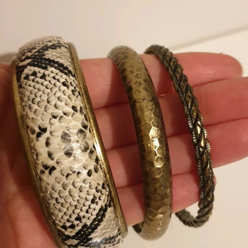 Metal bracelets set new, diameter 7-8cm, 3 pieces