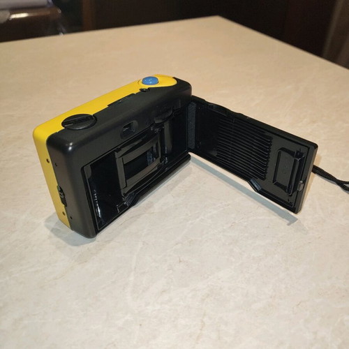 Fit for fun pocket camera collectible like new, film