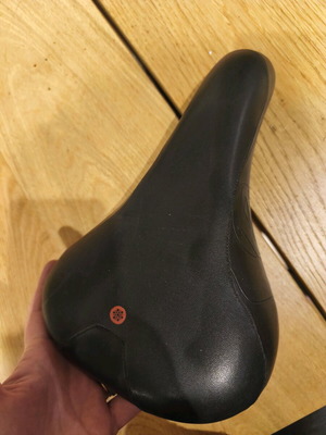 Bicycle saddle like new