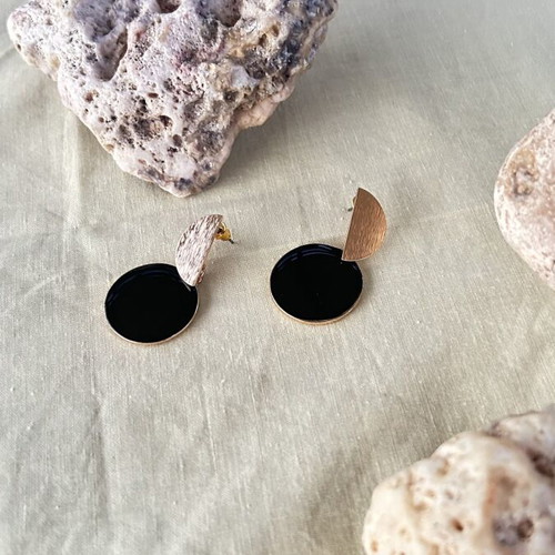 Dangling earrings with black and gold details, new