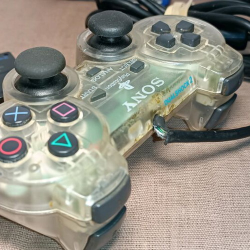 Sony Playstation 2 μεταχειρισμένο με 3 παιχνίδια και αξεσουάρ