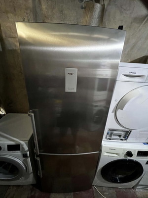 Pitsos Full No Frost Refrigerator Freezer like new, energy class